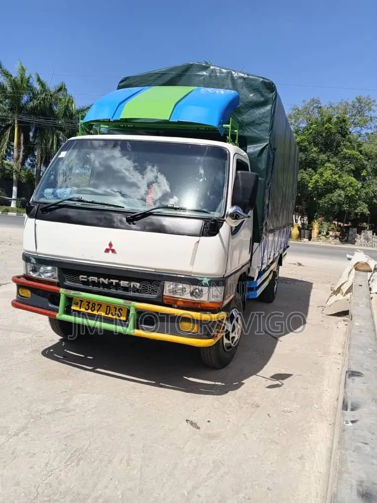 Mitsubishi Canter Tone 3