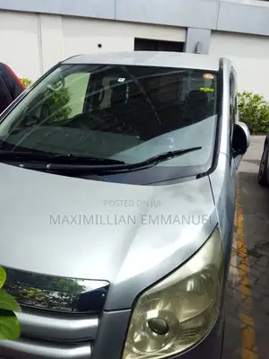 Toyota Noah 2009 Silver