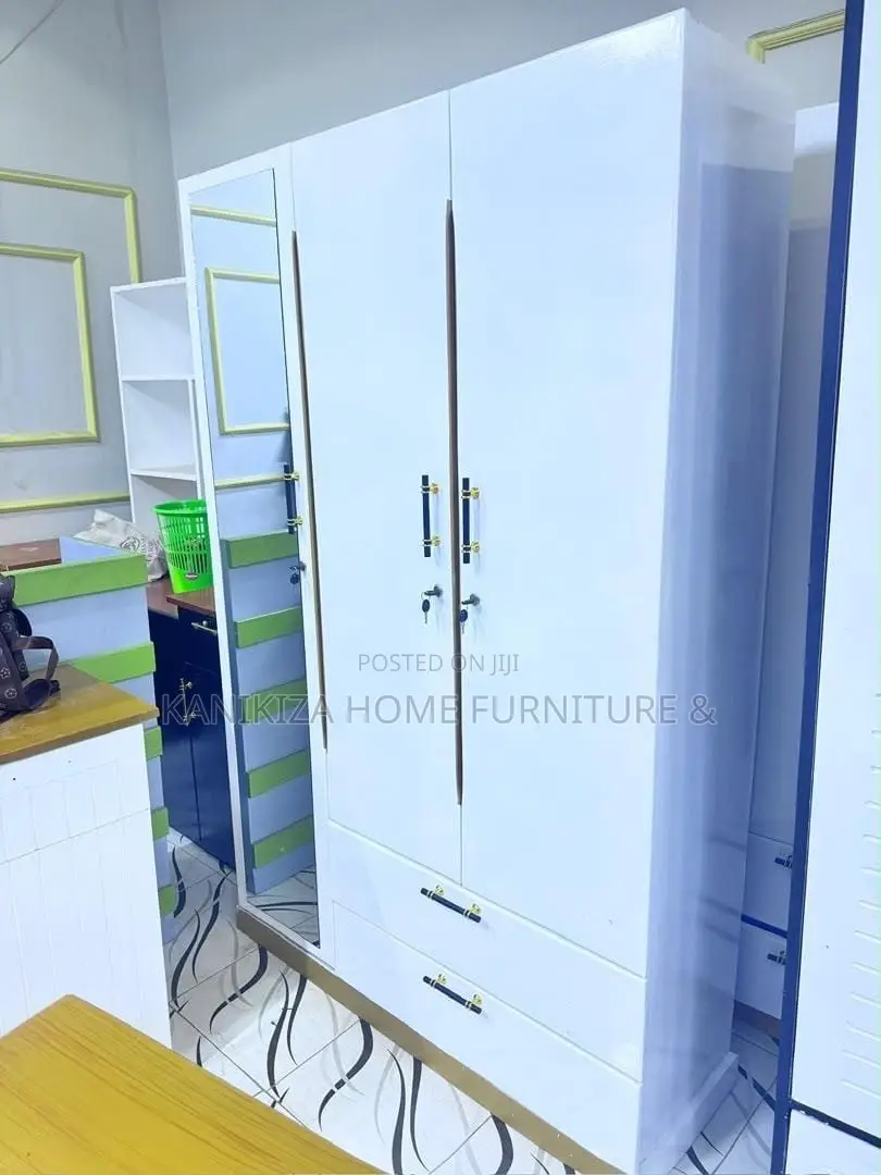 Simple and Luxury Wardrobe Ya Rangi Nyeupe, Milango3