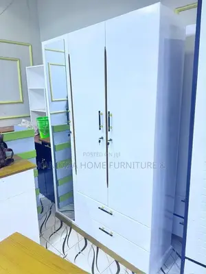 Simple and Luxury Wardrobe Ya Rangi Nyeupe, Milango3