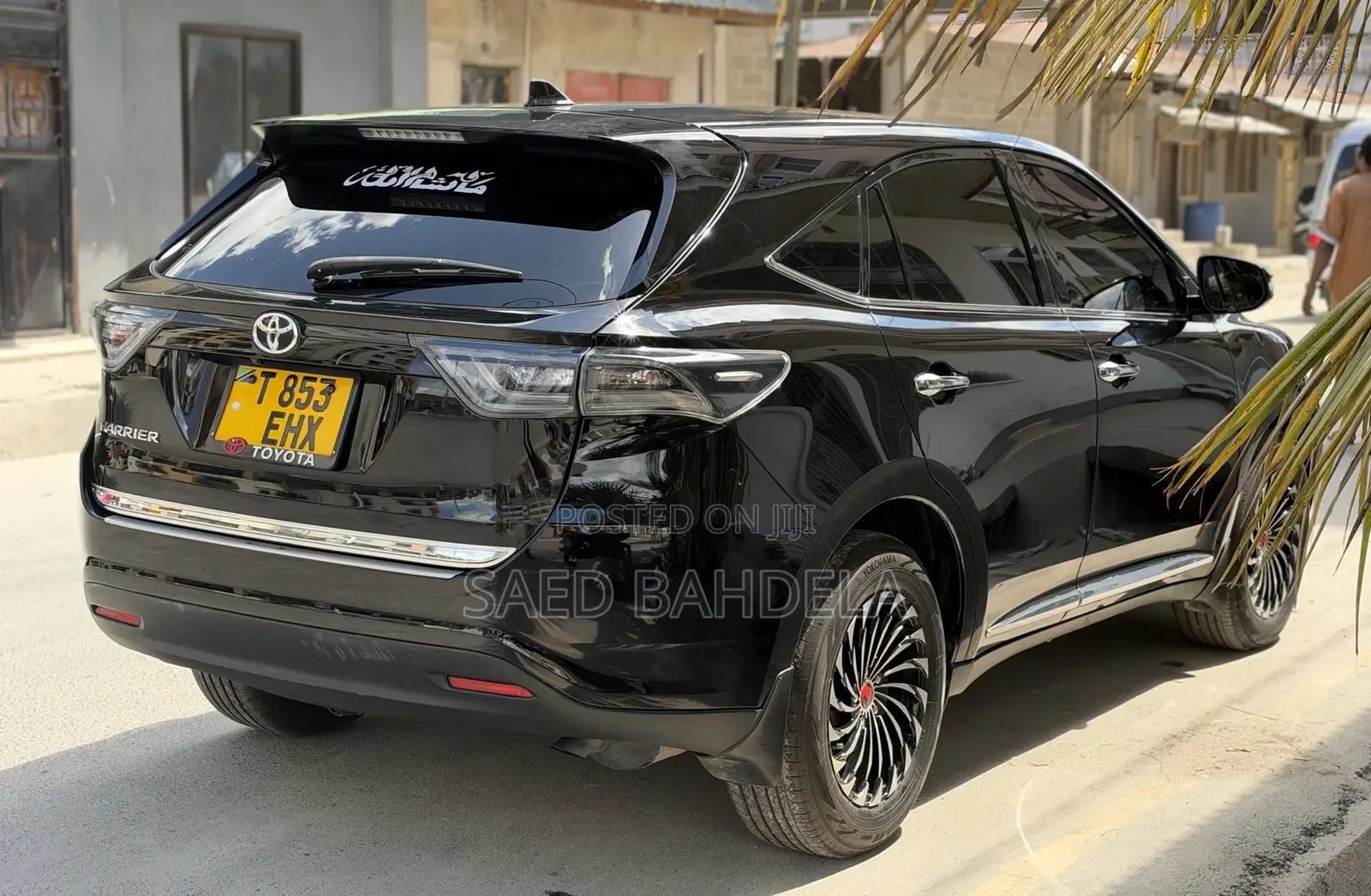 Toyota Harrier 2.0 2016 Black