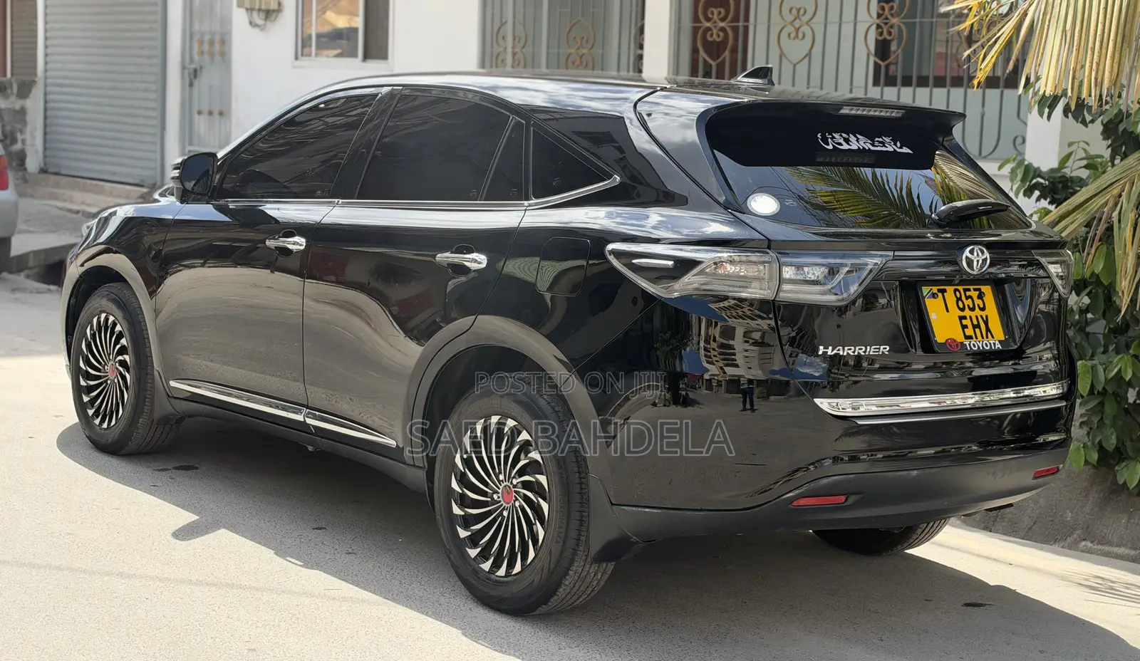 Toyota Harrier 2.0 2016 Black
