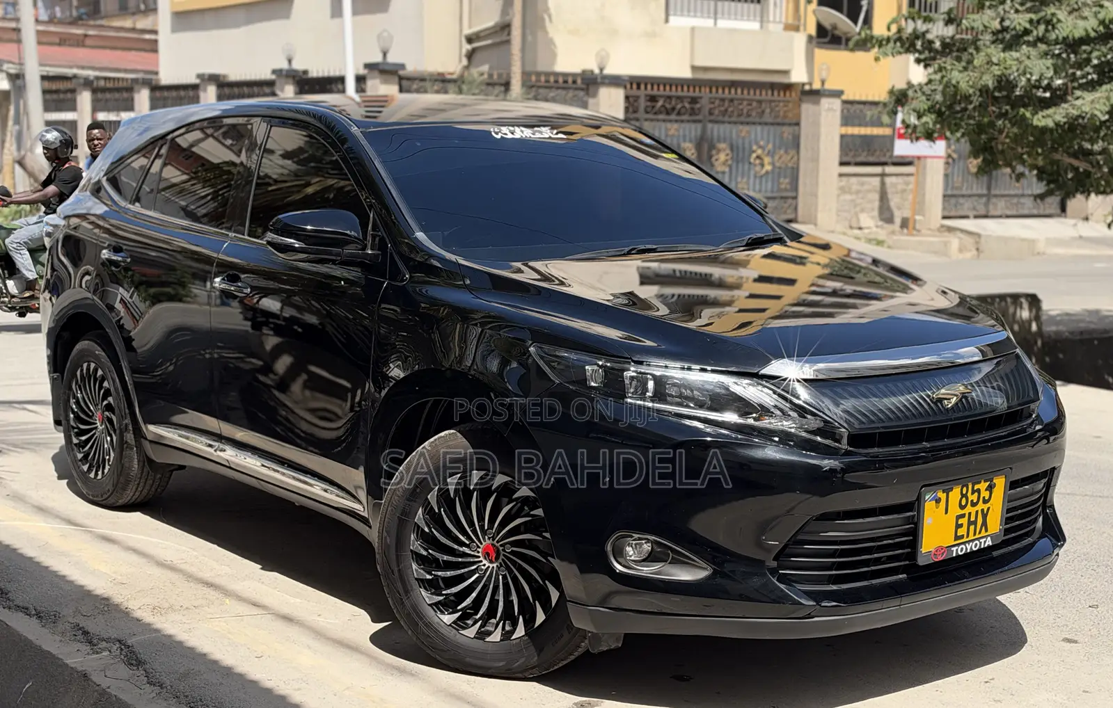 Toyota Harrier 2.0 2016 Black