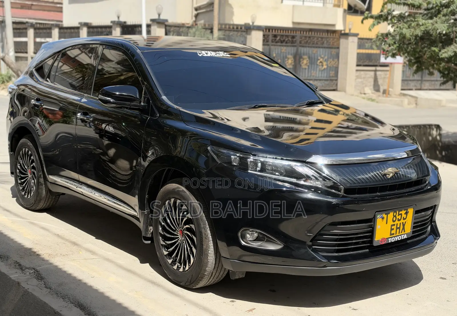 Toyota Harrier 2.0 2016 Black