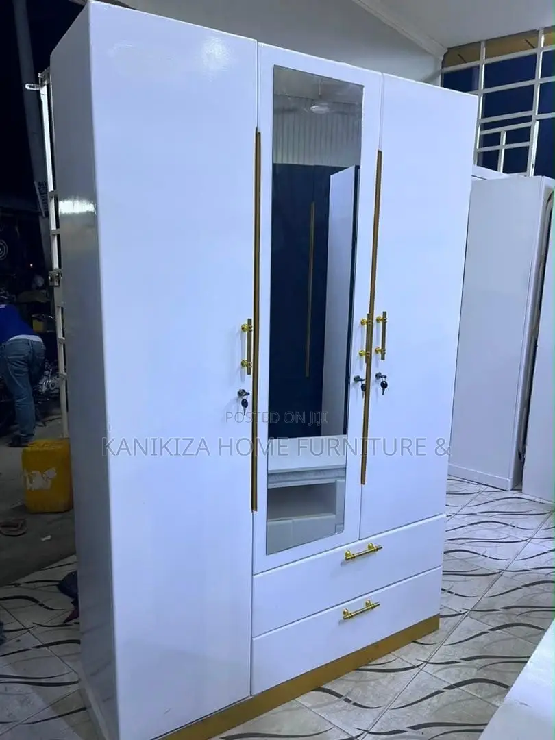 Kabati La Nguo La Kisasa Imara Na Bora Rangi Nyeupe Milango 3