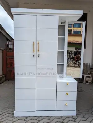 Modern and Simple Wardrobe Ina Kioo Milango 3 Rangi Nyeupe Ni Imara