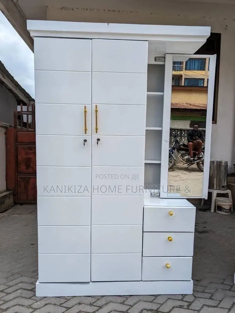 Modern and Simple Wardrobe Ina Kioo Milango 3 Rangi Nyeupe Ni Imara