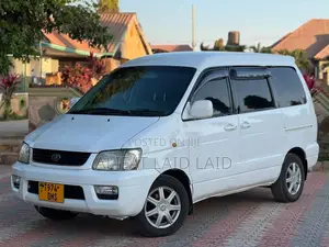 Toyota Noah 2001 White