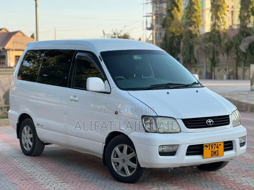 Toyota Noah 2001 White