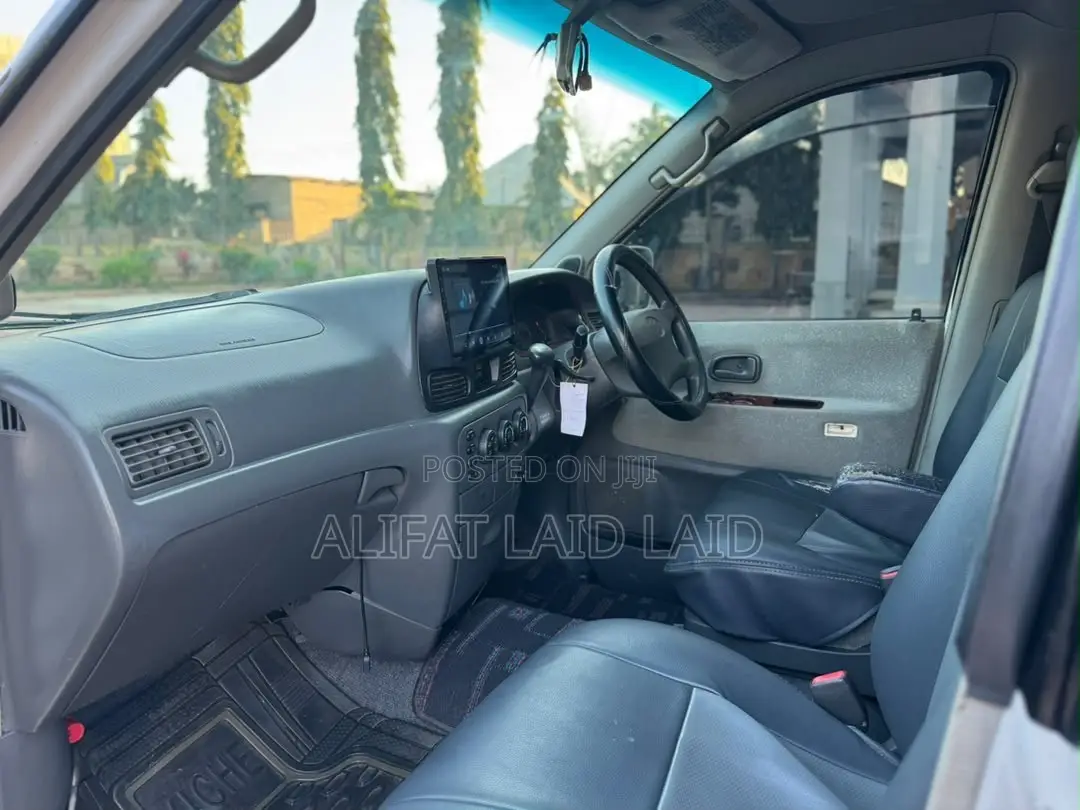 Toyota Noah 2001 White