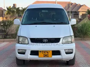 Toyota Noah 2001 White