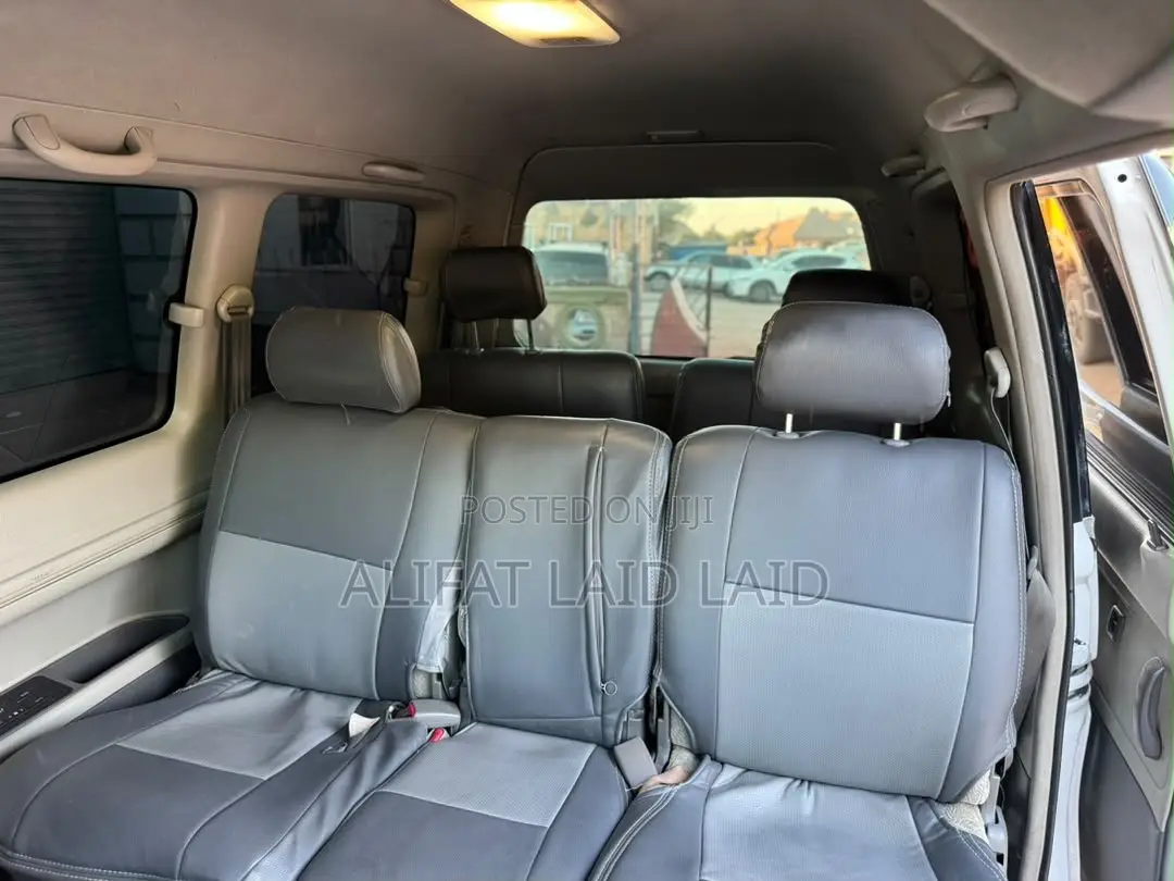 Toyota Noah 2001 White