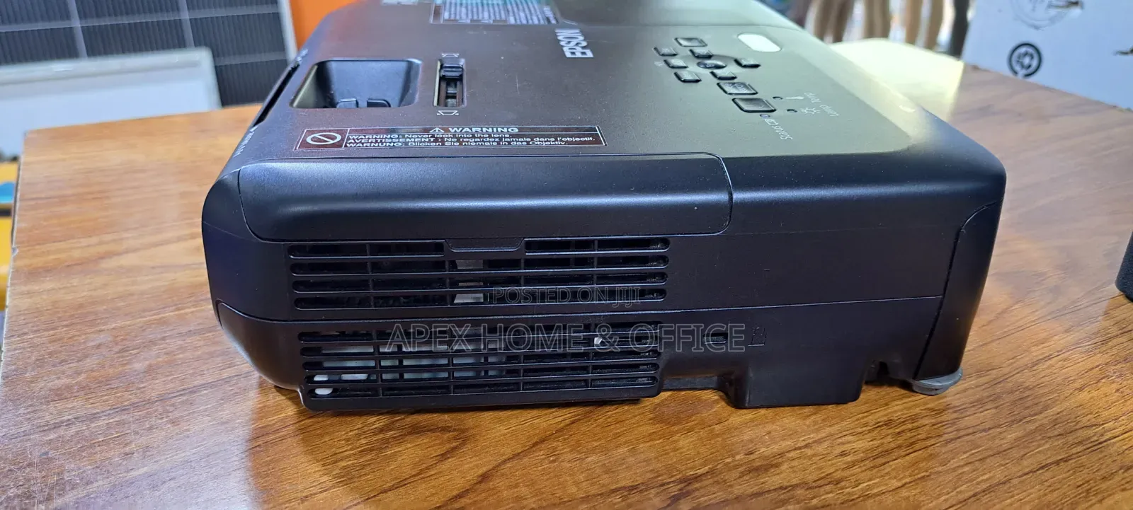 EB-X03 Epson Projector