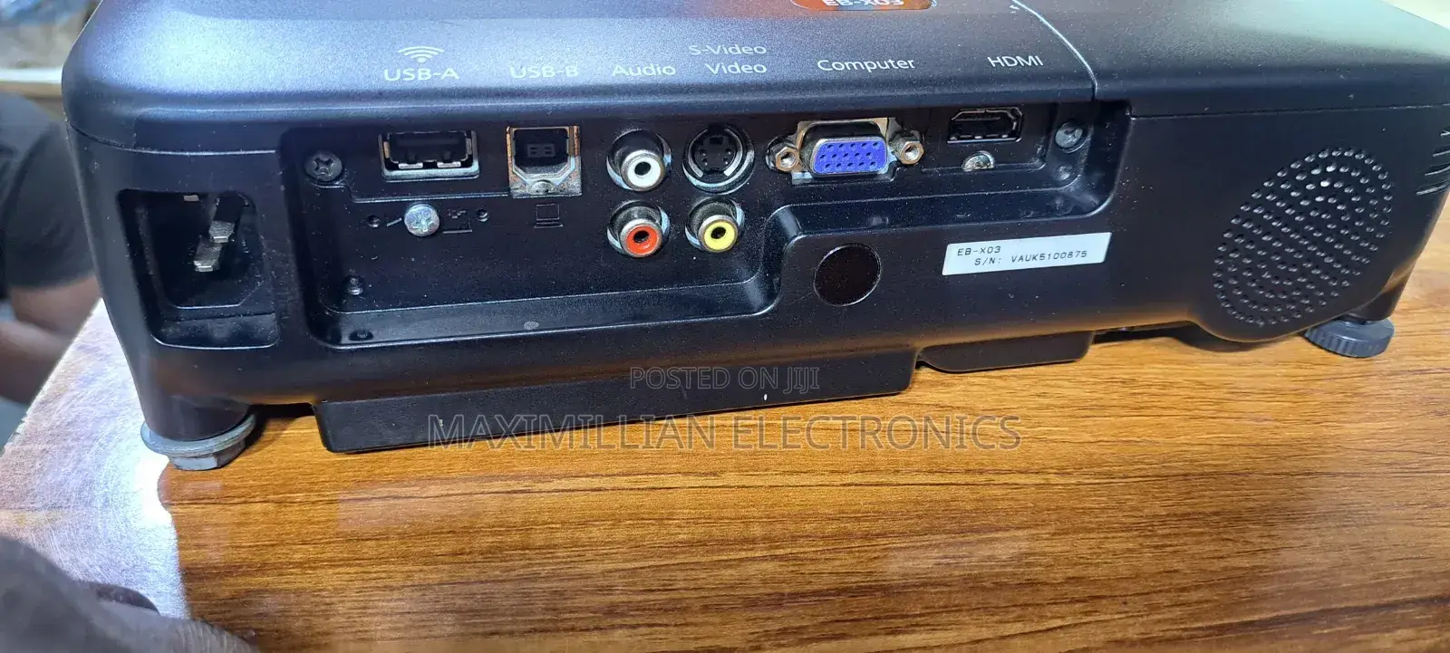 EB-X03 Epson Projector