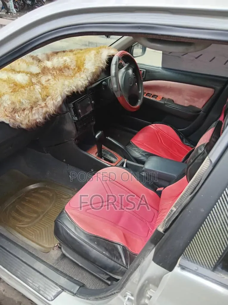 Toyota Carina 1.5 FWD Sedan 2001 Silver