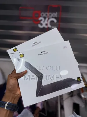 MAGIC KEYBOARD iPad Pro 12.9 (6th Gen)