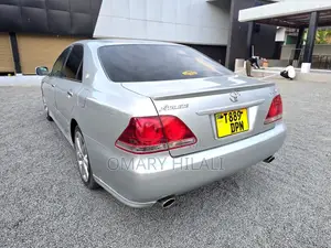 Toyota Crown Royale 2005 Silver