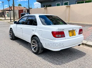 Toyota Carina 2000 White