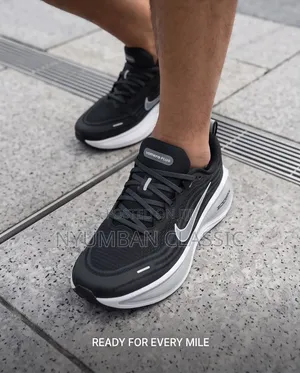 Sports Nike Vomero Plus Shoes