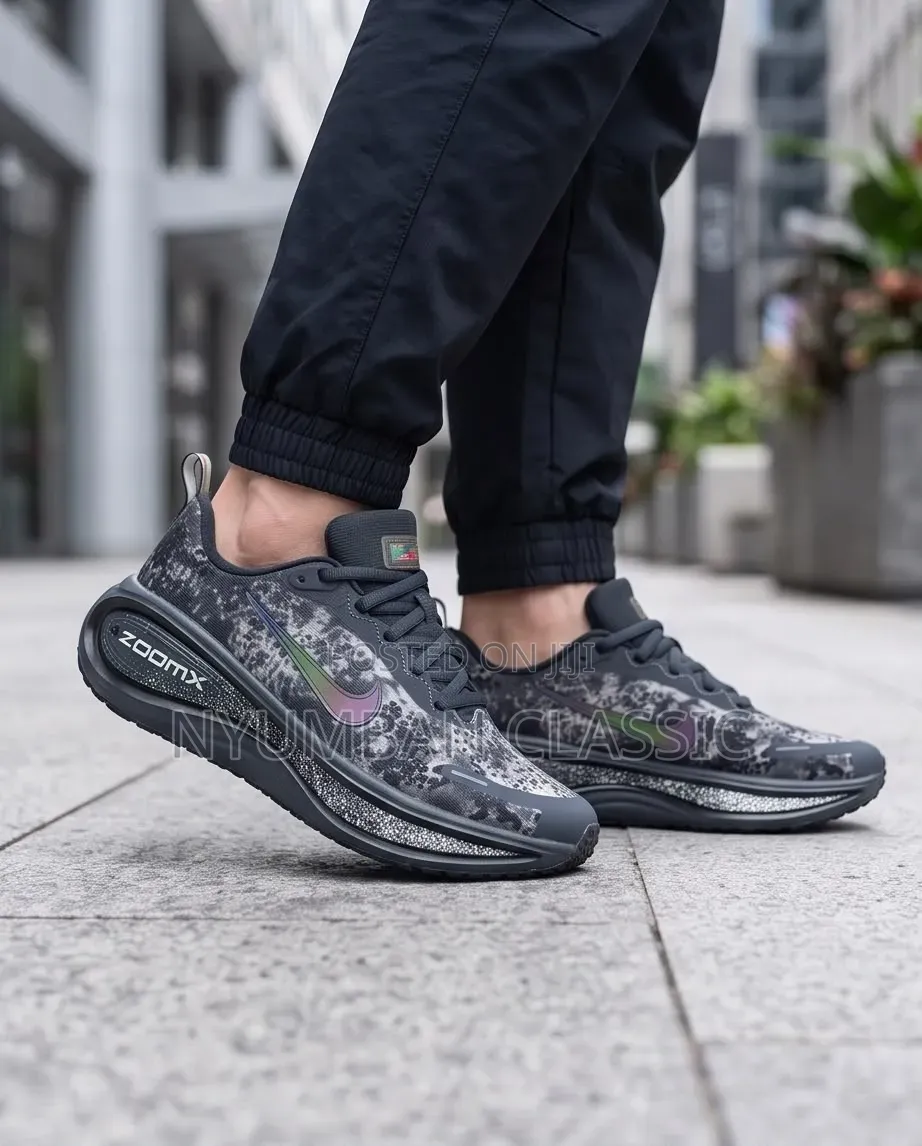 Sports Nike Vomero Plus Shoes