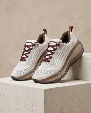 Sports Nike Vomero Plus Shoes