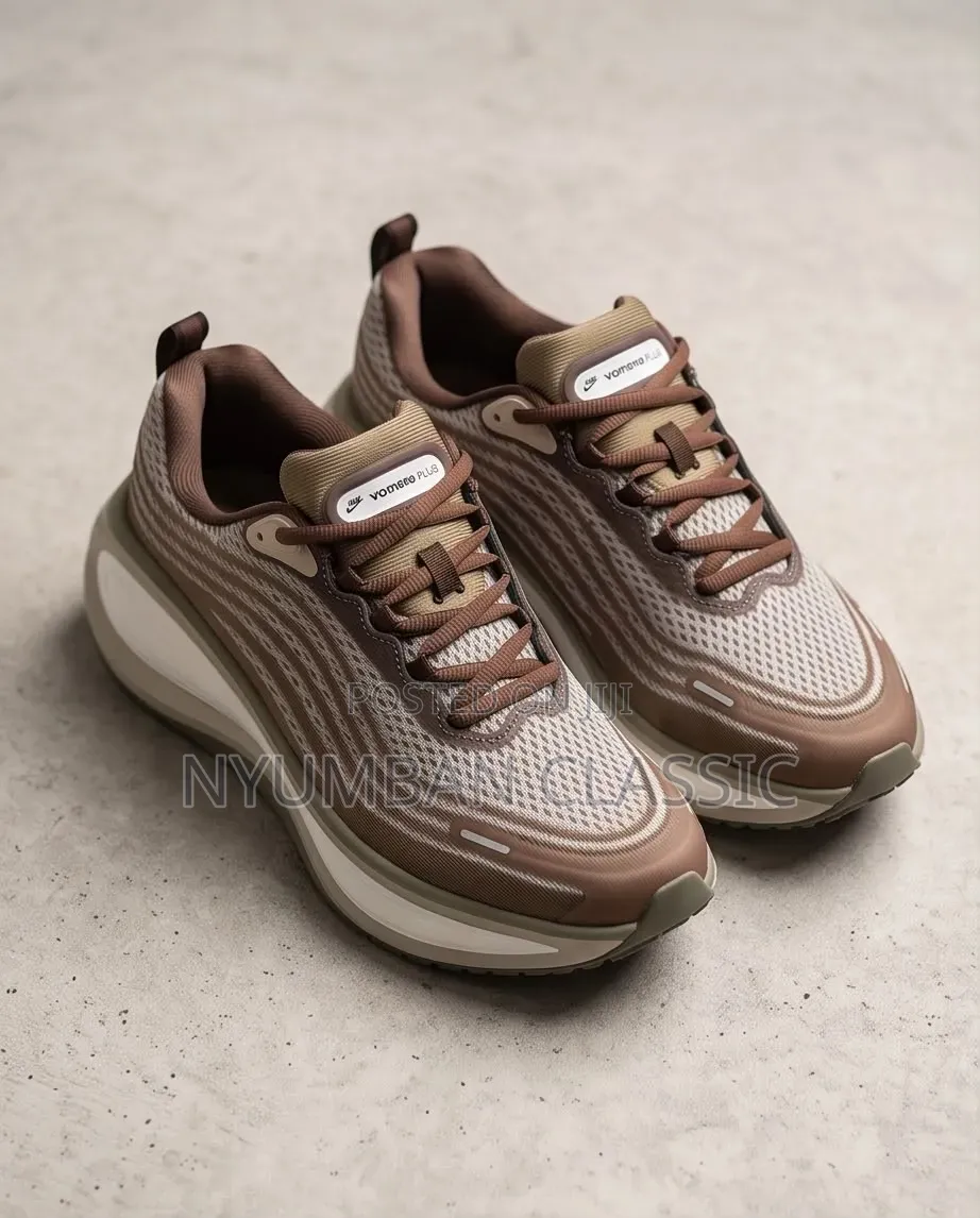 Sports Nike Vomero Plus Shoes