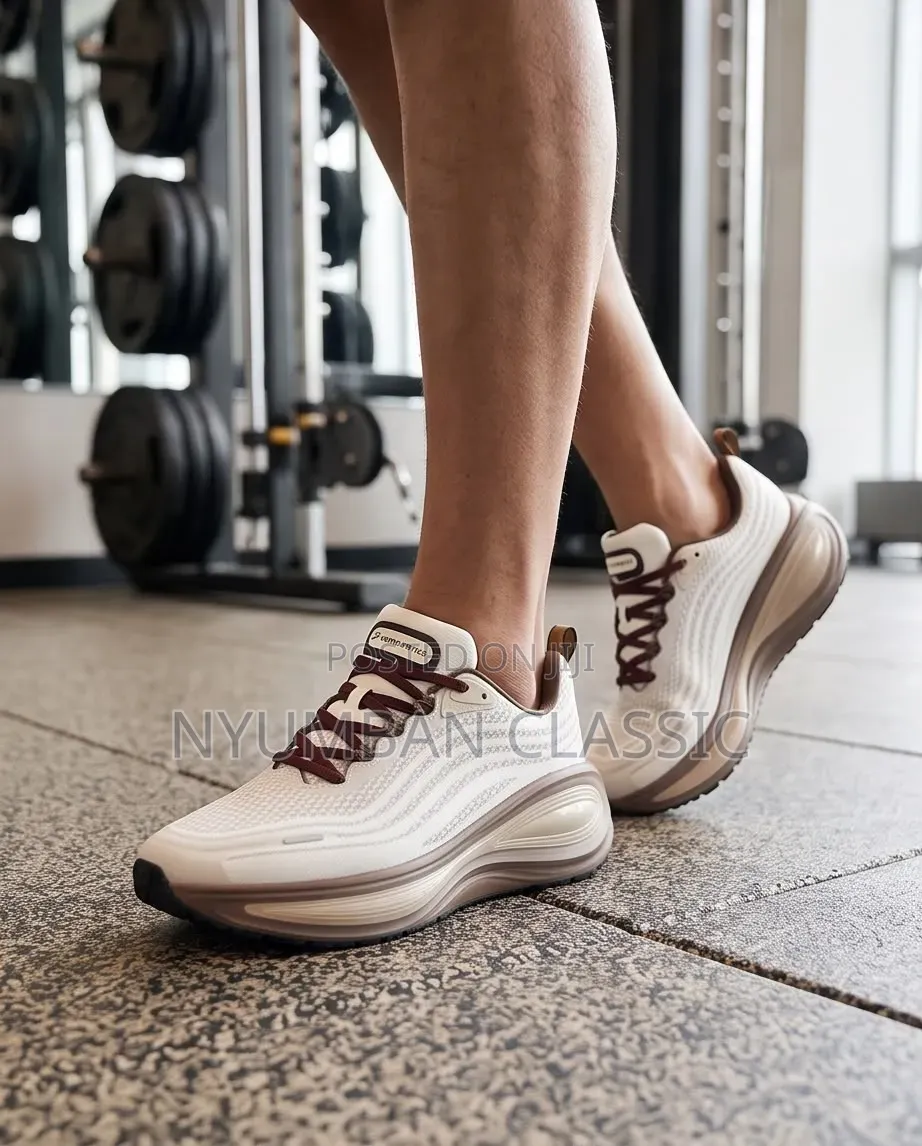 Sports Nike Vomero Plus Shoes