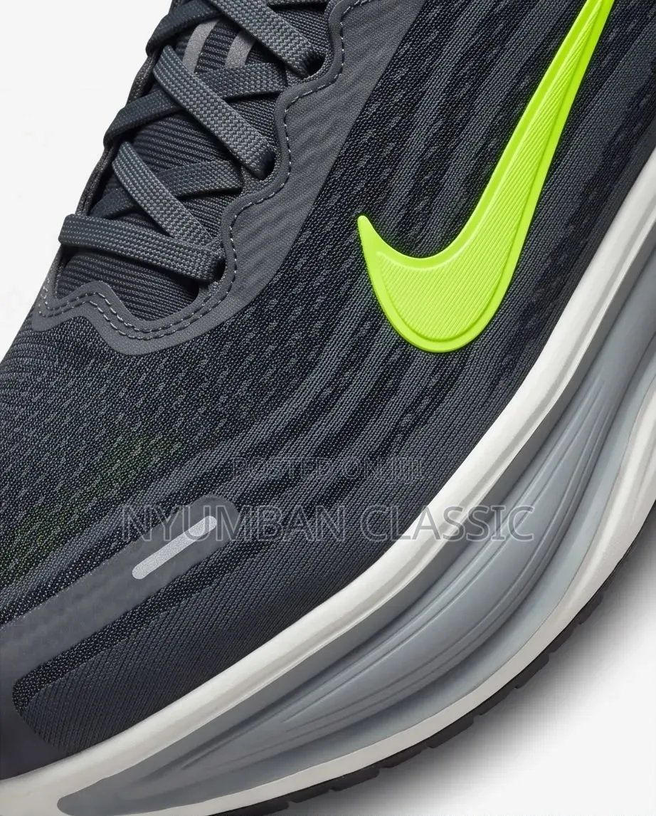 Sports Nike Vomero Plus Shoes