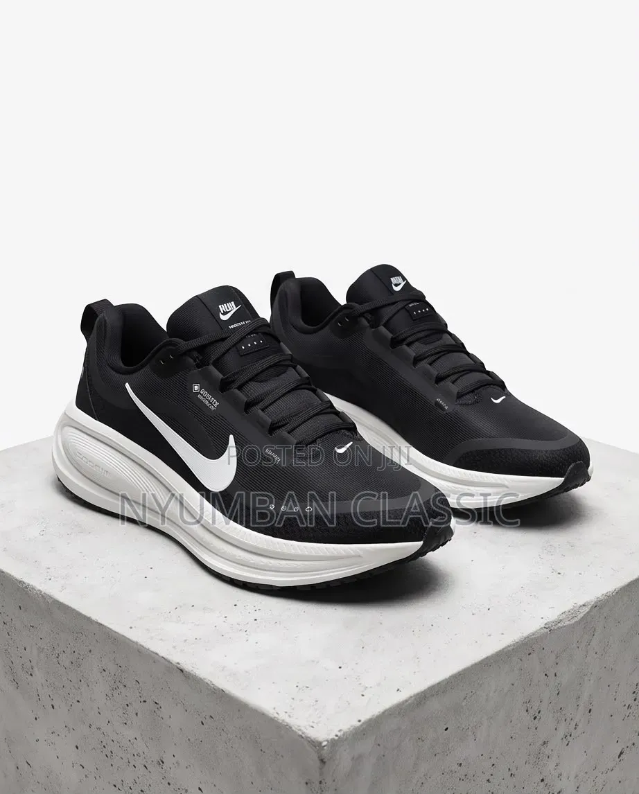 Sports Nike Sneakers Vomero 18