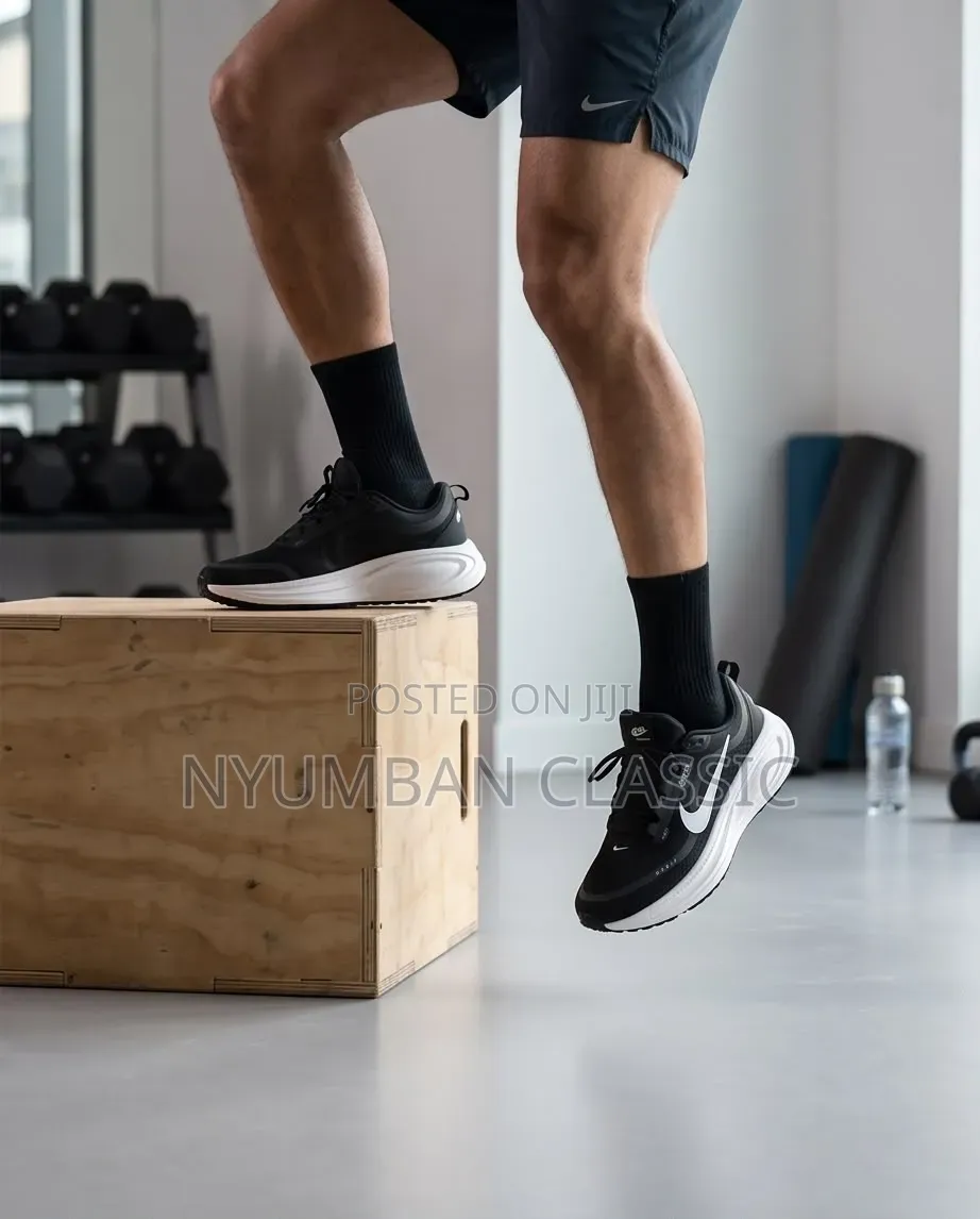 Sports Nike Sneakers Vomero 18