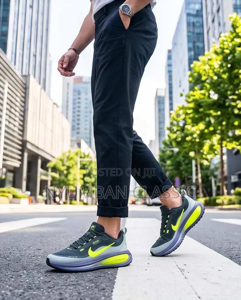 Sports Nike Sneakers Vomero 18