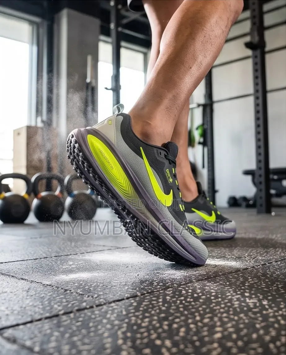 Sports Nike Sneakers Vomero 18