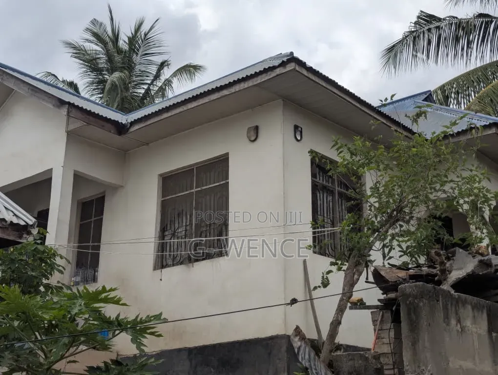 3bdrm House in Ulongoni A, Kinyerezi for sale