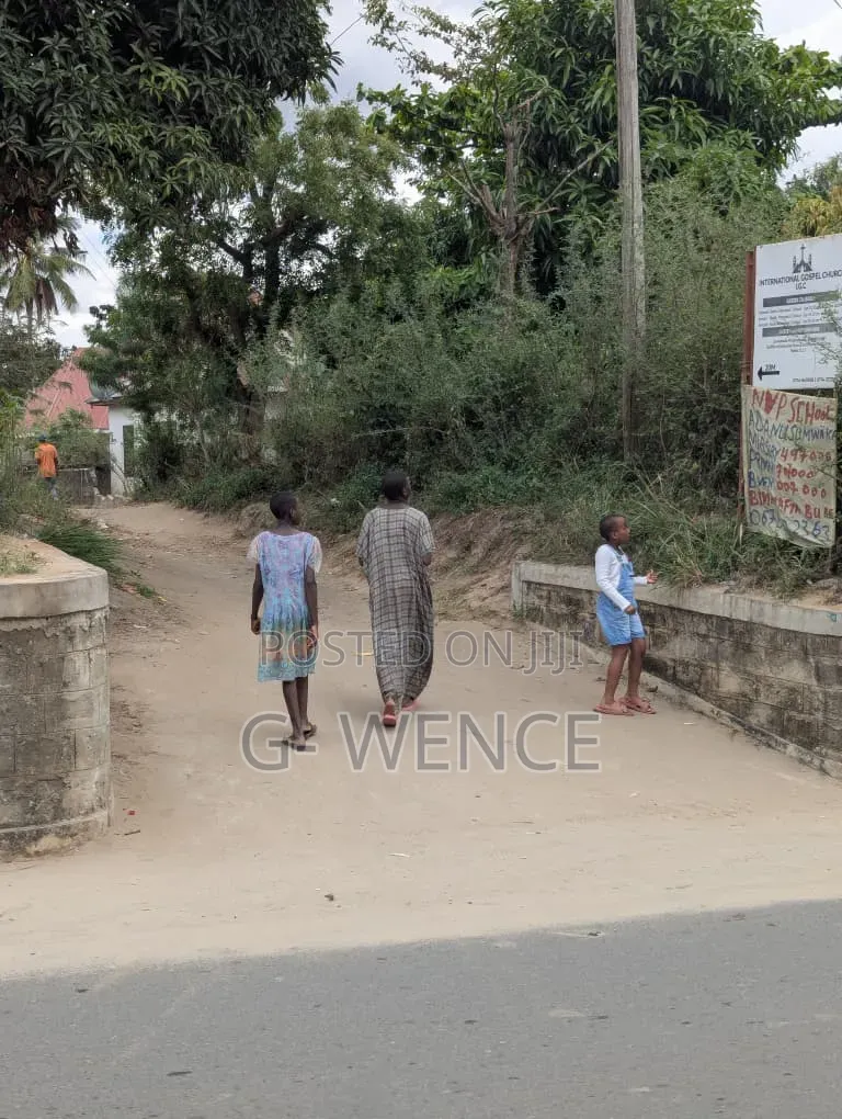 3bdrm House in Ulongoni A, Kinyerezi for sale