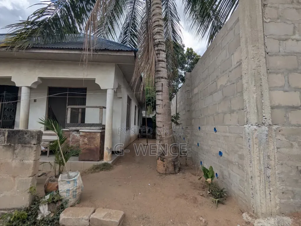 3bdrm House in Ulongoni A, Kinyerezi for sale
