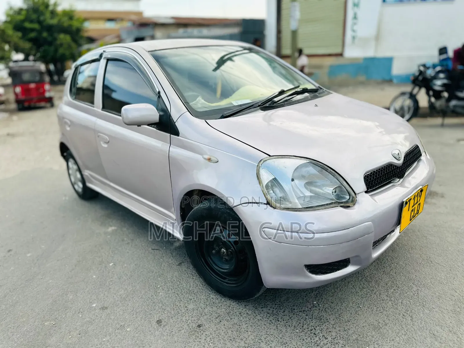 Toyota Vitz 2003 Silver
