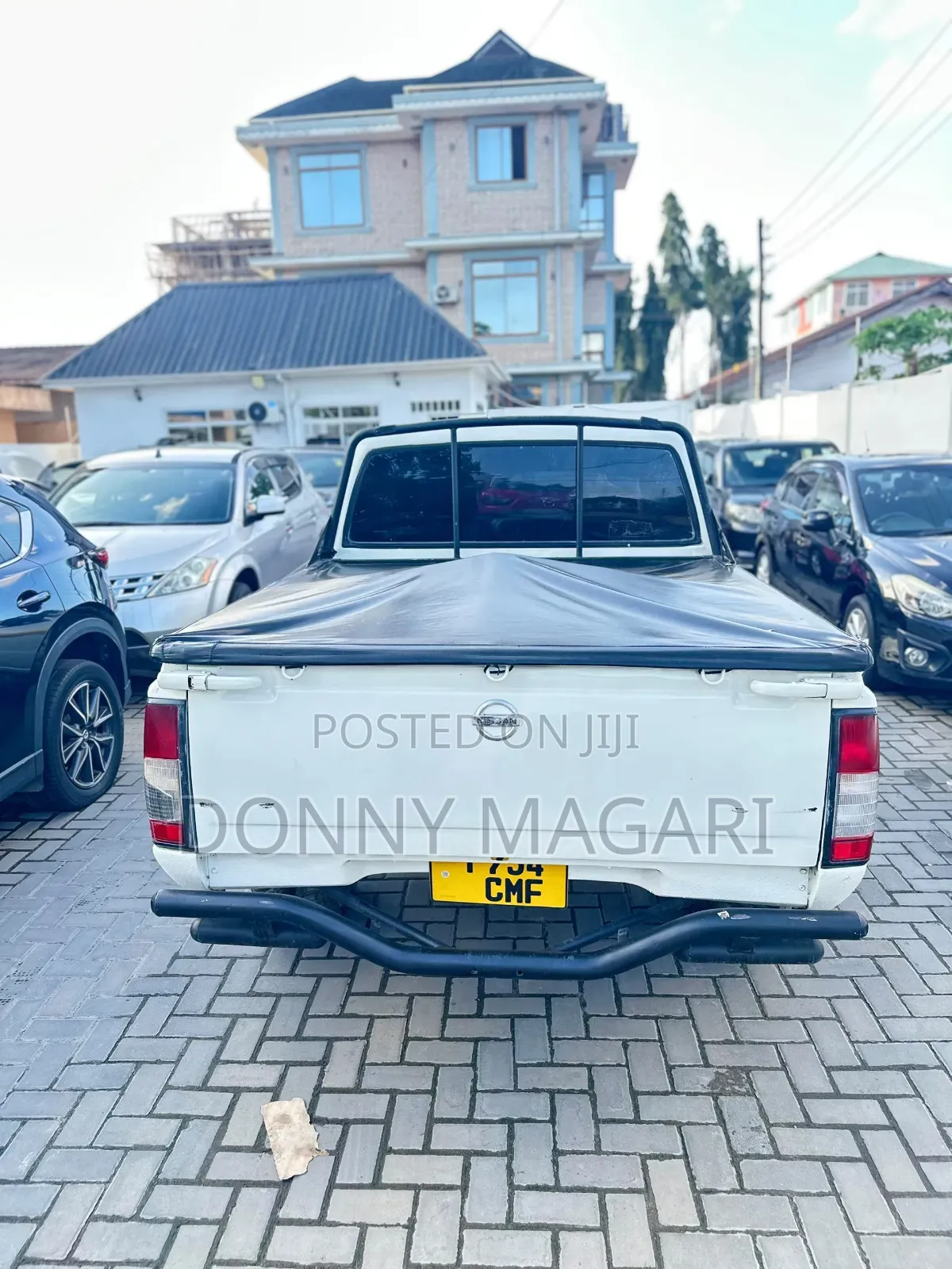 Nissan Hardbody 2015 White