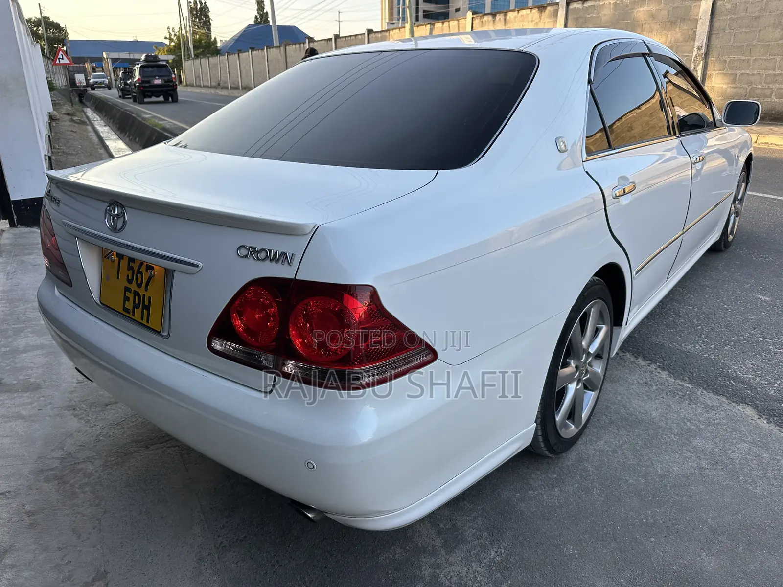Toyota Crown 2006 White