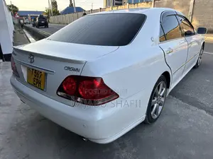 Toyota Crown 2006 White