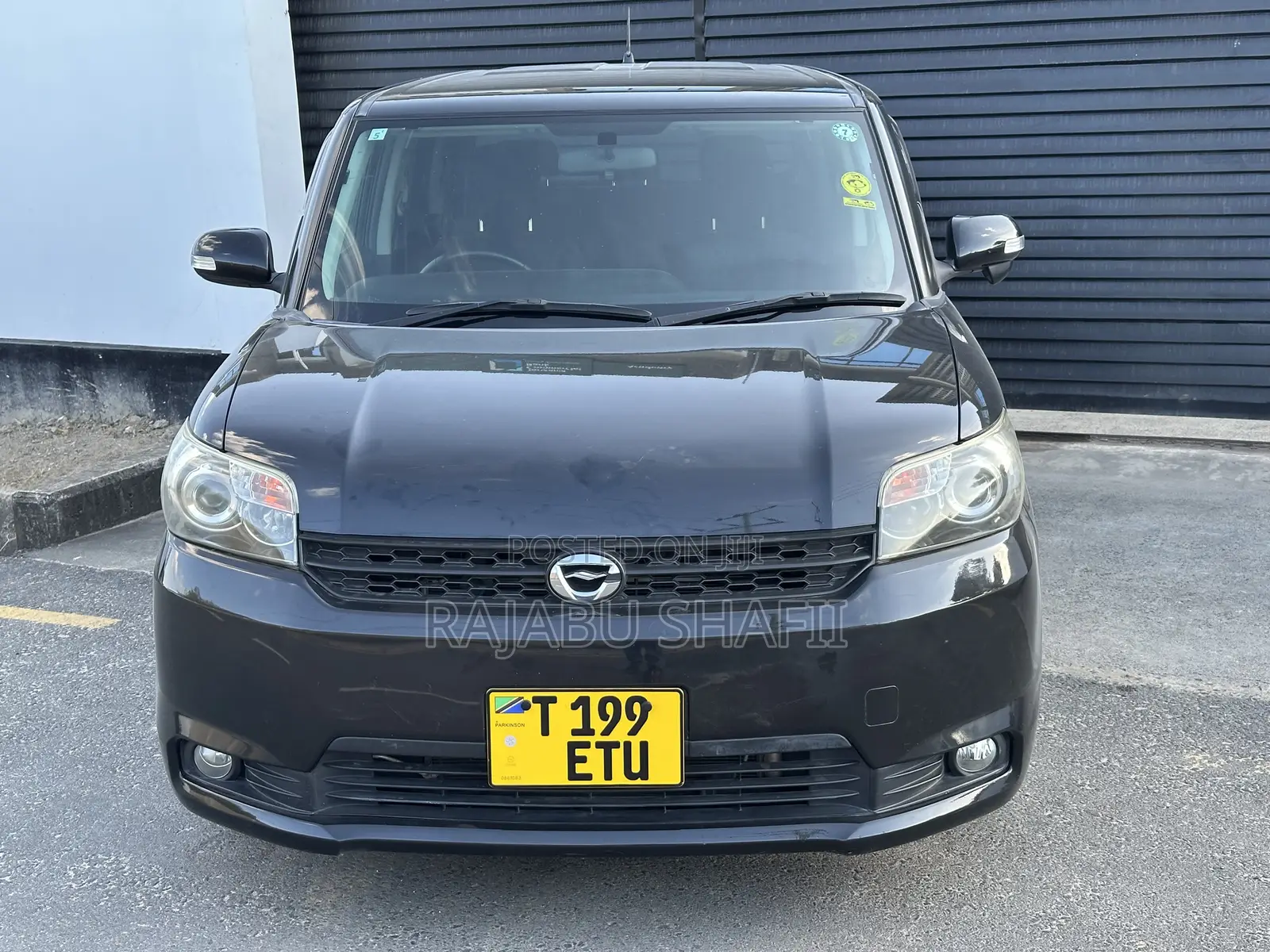 Toyota Corolla Rumion Hatchback 1.5 FWD 2011 Black