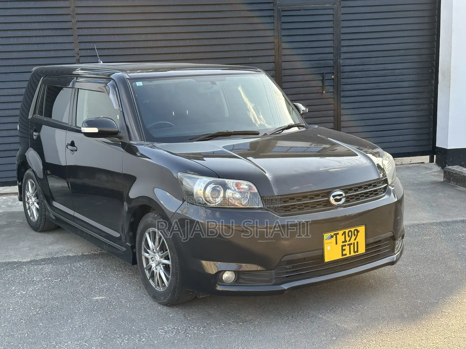 Toyota Corolla Rumion Hatchback 1.5 FWD 2011 Black