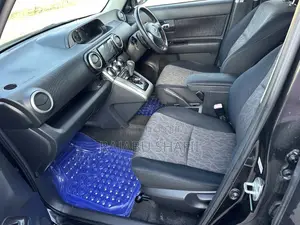 Toyota Corolla Rumion Hatchback 1.5 FWD 2011 Black