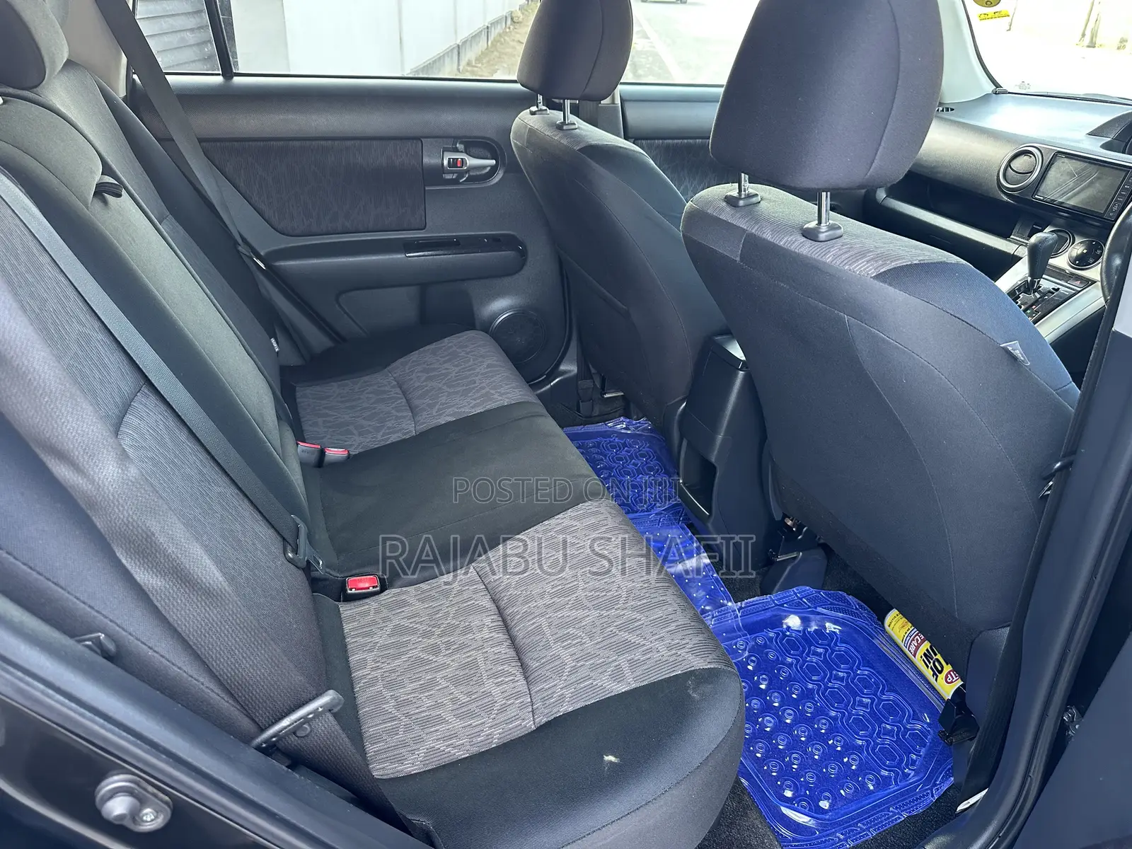 Toyota Corolla Rumion Hatchback 1.5 FWD 2011 Black