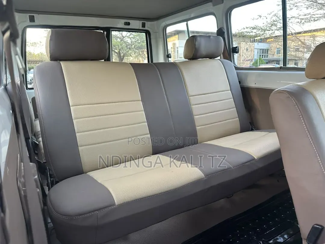 Toyota Land Cruiser 2010 White