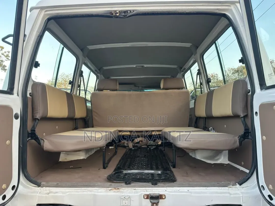 Toyota Land Cruiser 2010 White