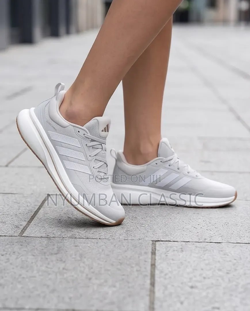 Running Adidas Supernova