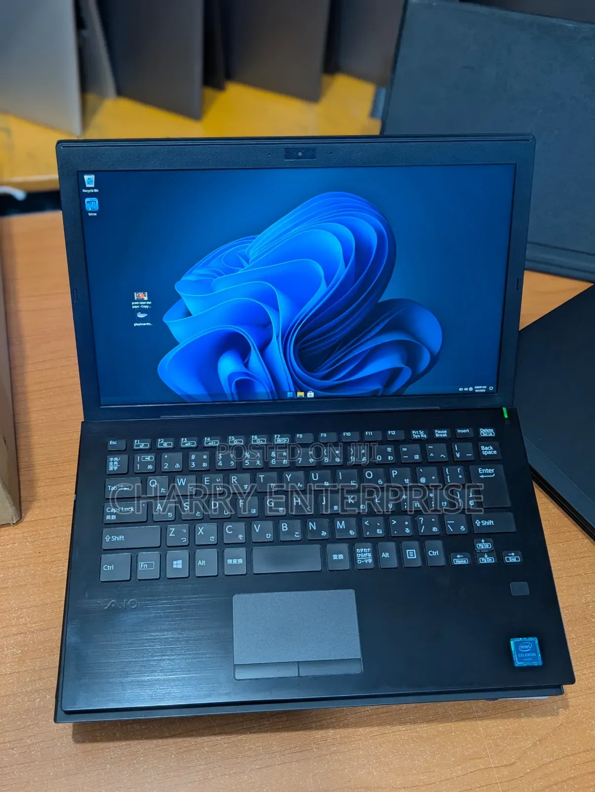 Laptop Sony VAIO Pro SVP1321B4EB.AE1 4GB Intel Celeron SSD 128GB