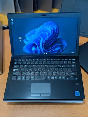 Laptop Sony VAIO Pro SVP1321B4EB.AE1 4GB Intel Celeron SSD 128GB