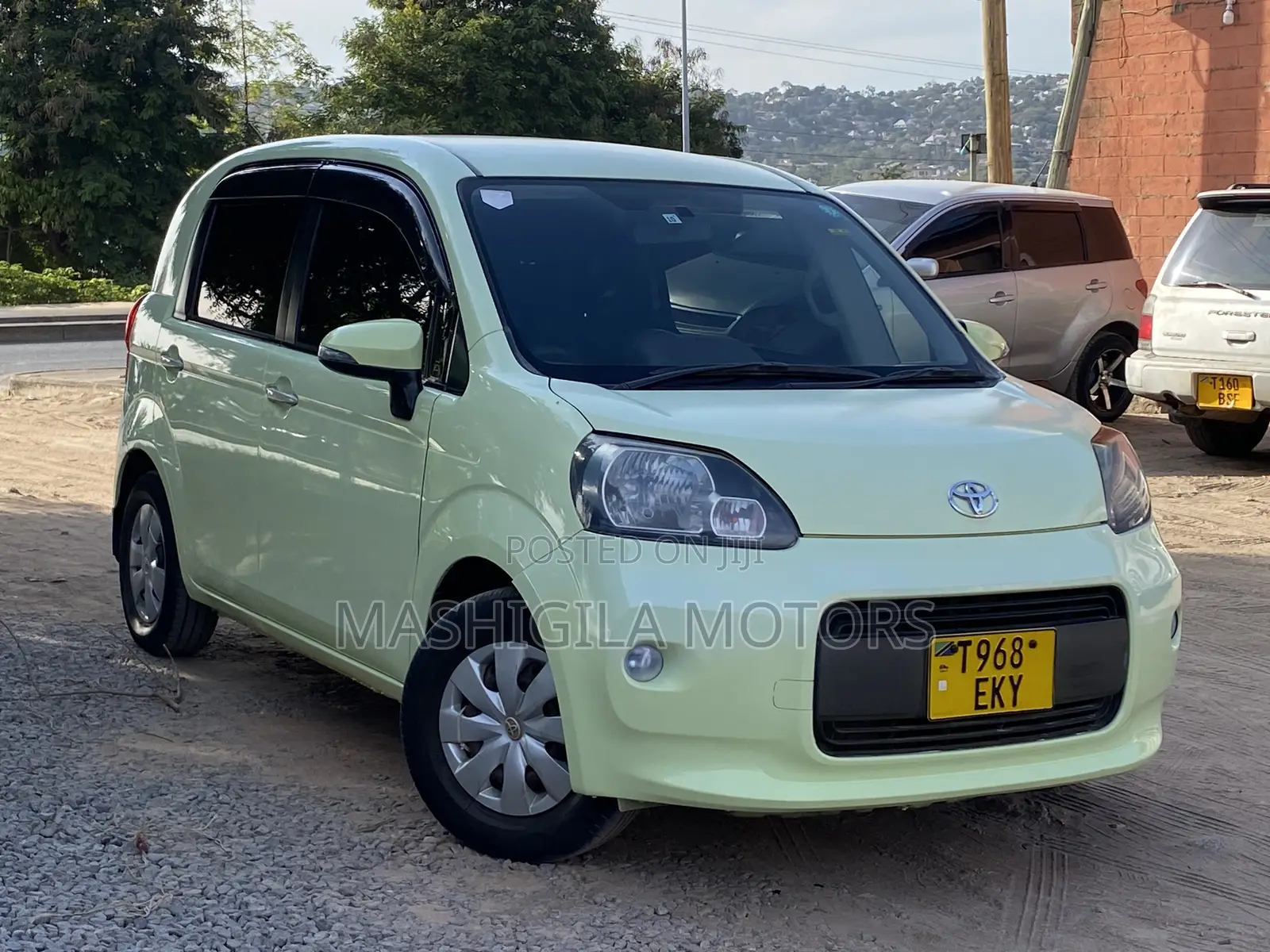 Toyota Porte 2013 Green