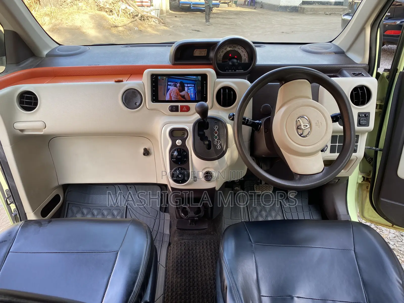 Toyota Porte 2013 Green